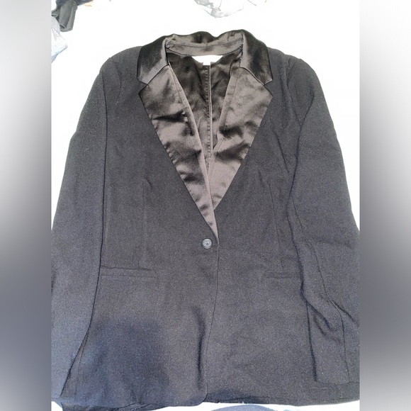 Lauren Conrad Women’s Notch Collar Full Length Sleeve Black Blazer - Picture 2 of 4